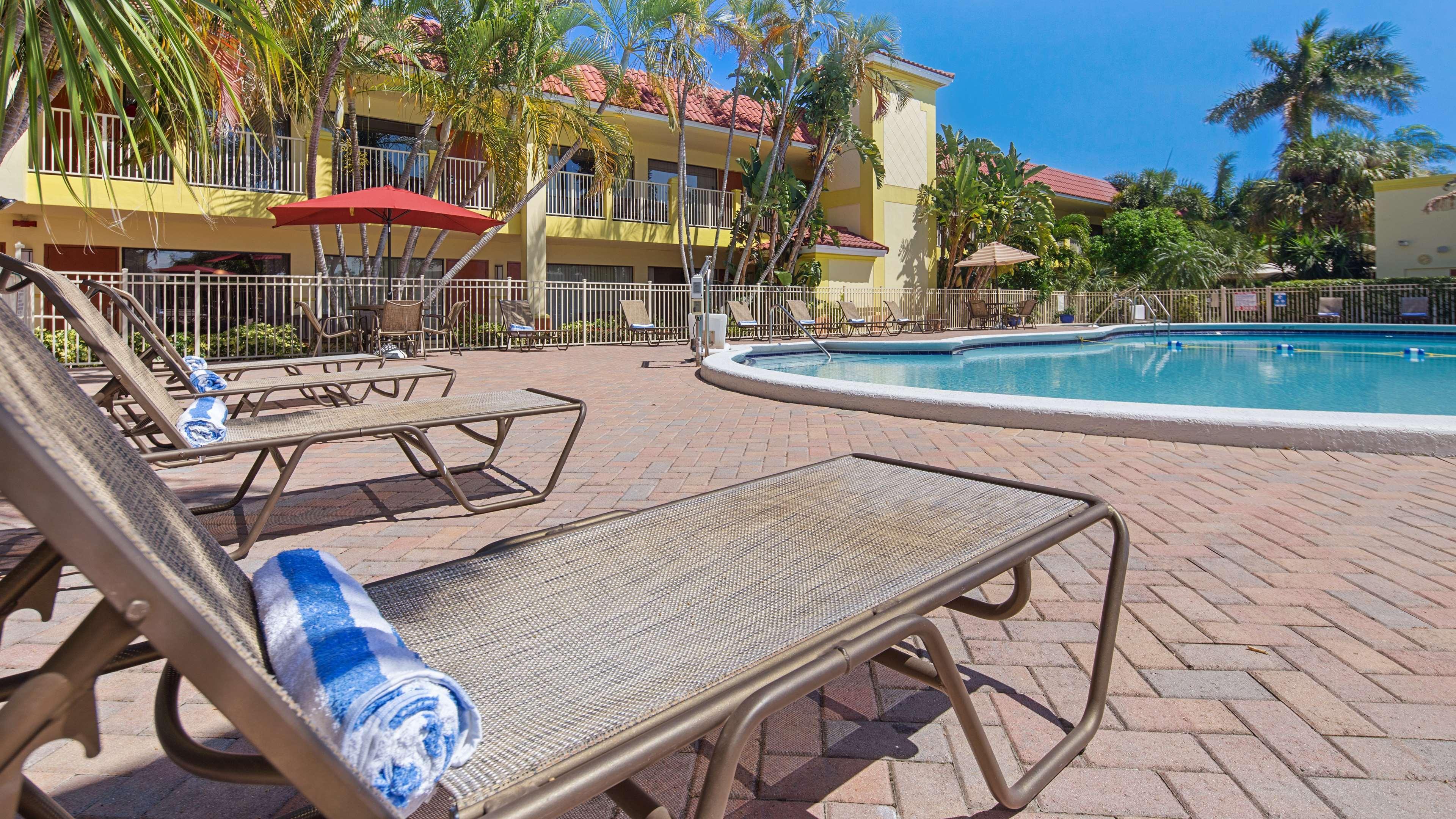 Best Western Plus University Inn Boca Raton Exterior foto